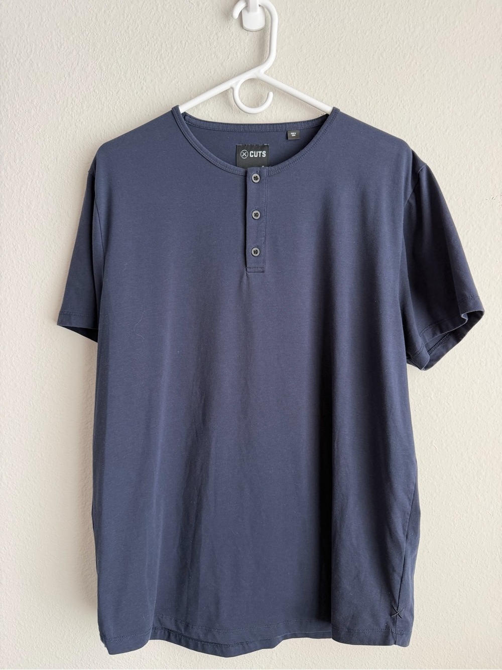 Cuts Clothing AO Curve-Hem Henley Tee Blue XL